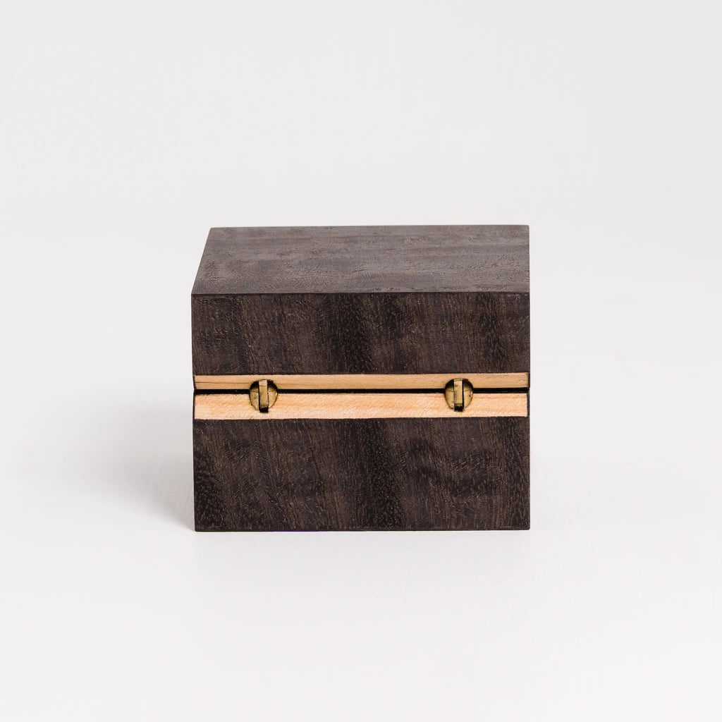 Dyed Eucalyptus Ring Box (No. 003)