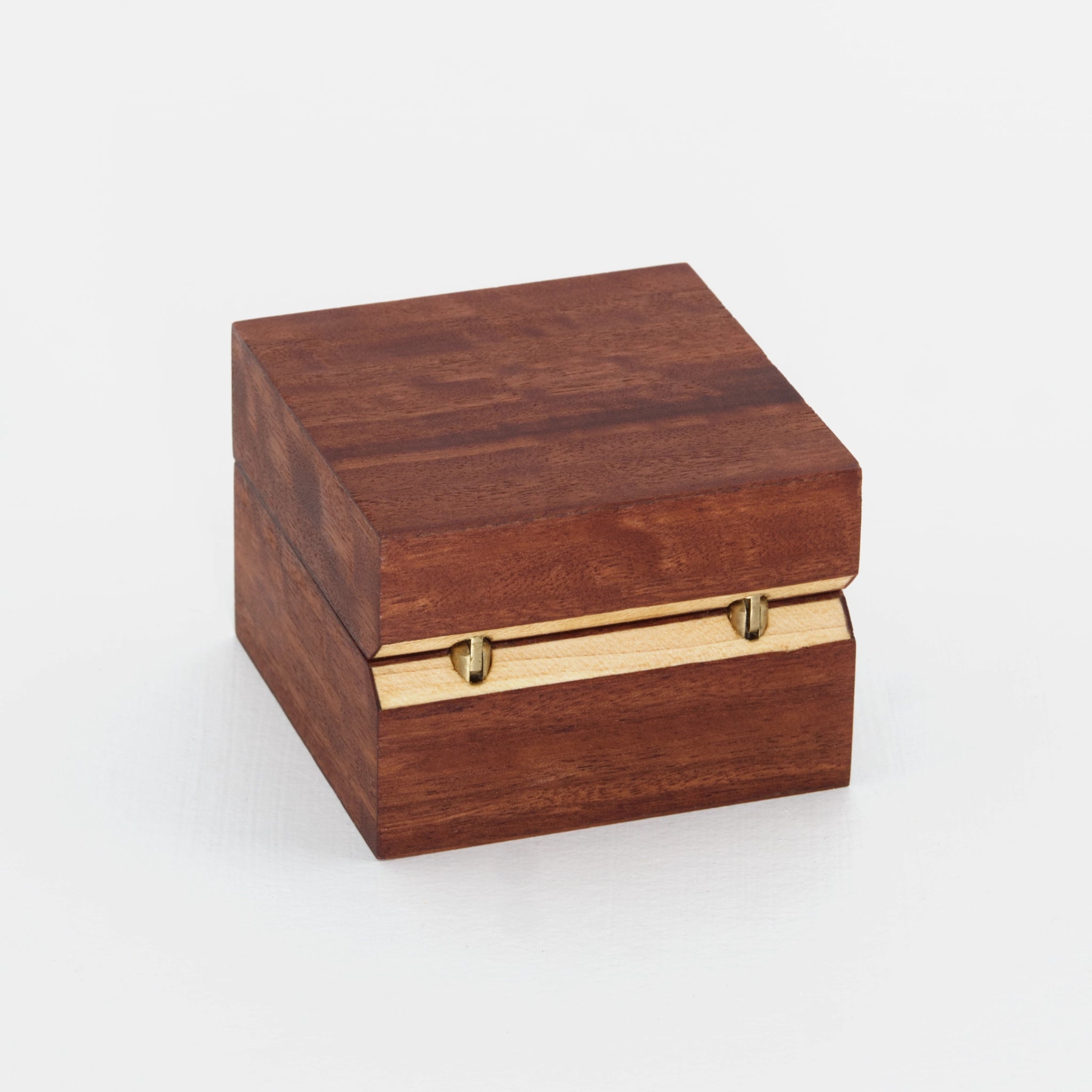 Eucalyptus Ring Box (No. 004)