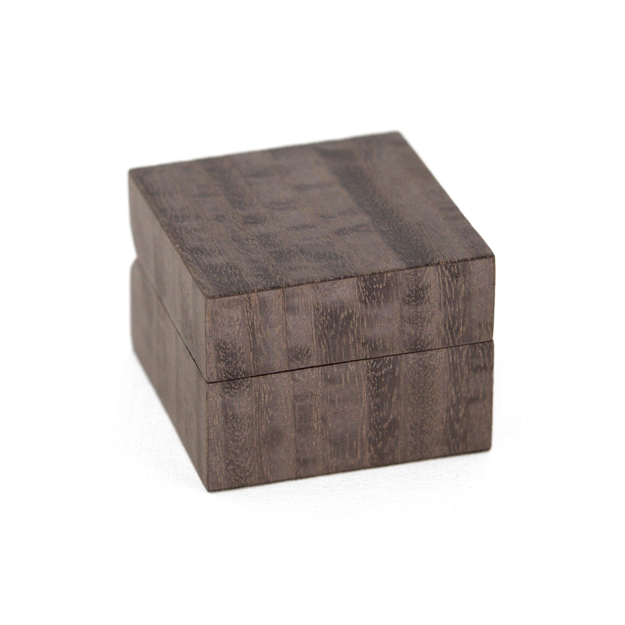 Dyed Eucalyptus Ring Box (No. 008)