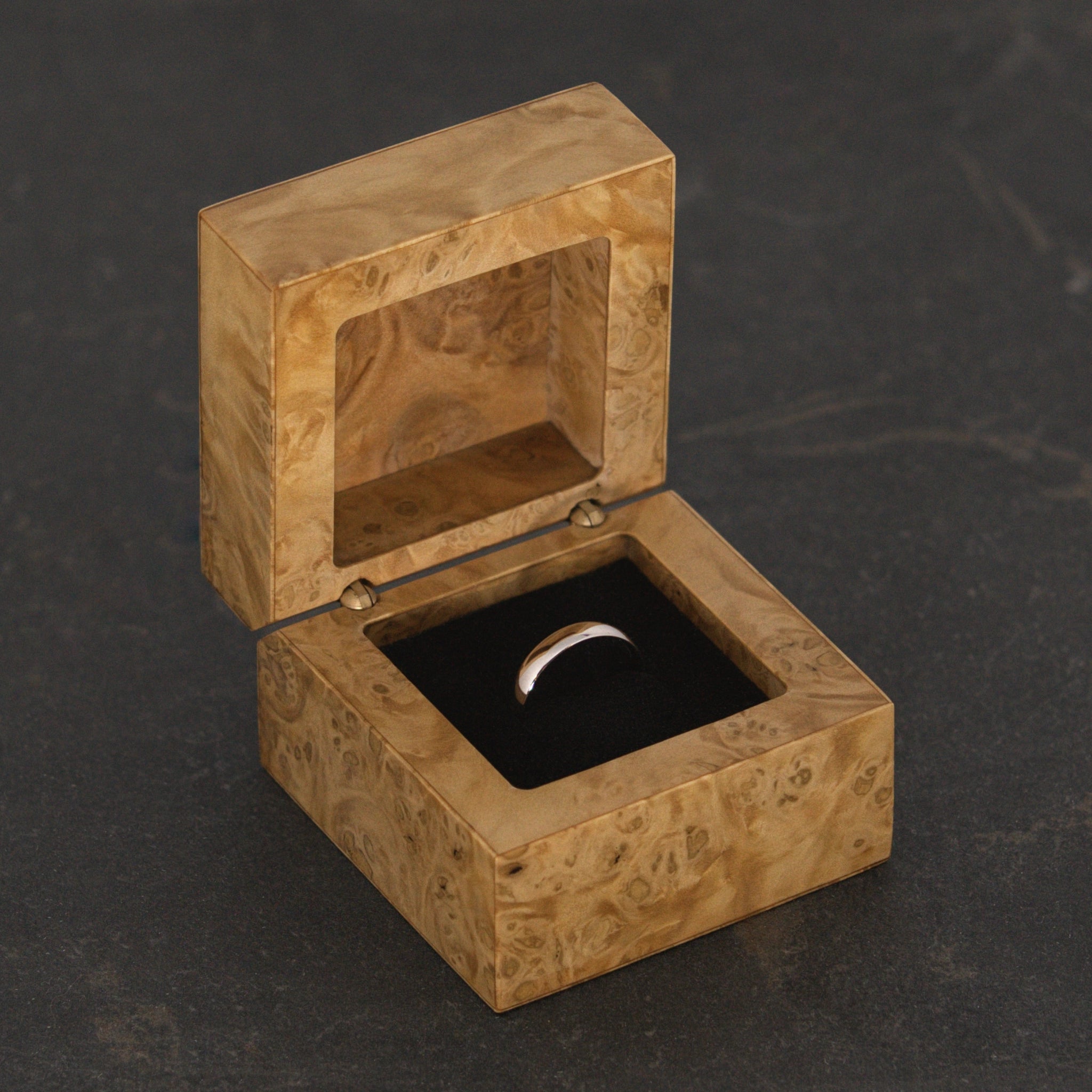 Laurel Burl Ring Box (No. 010)